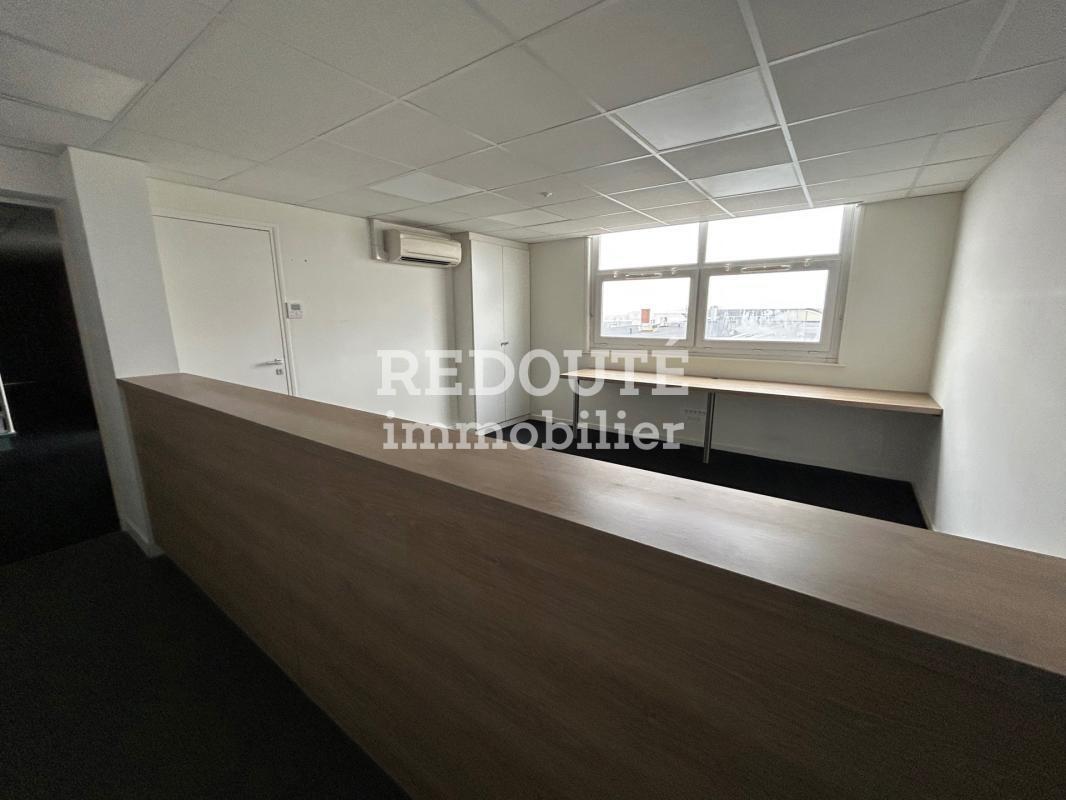 Office in Bétheny for sale Interior Photo- Image 1 of 14