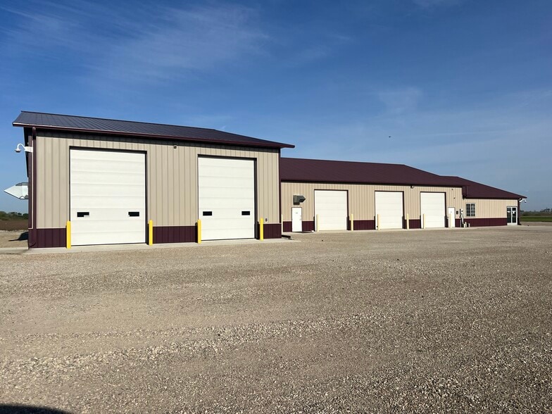 1303 N 56th St, Clear Lake, IA for sale - Building Photo - Image 1 of 4