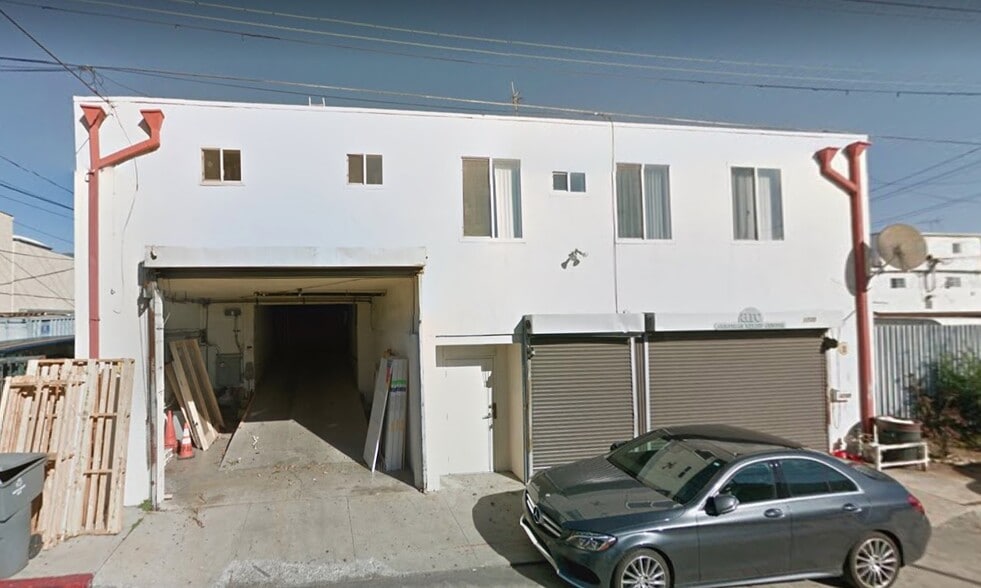 1735 Hale St, Glendale, CA for lease - Primary Photo - Image 2 of 9