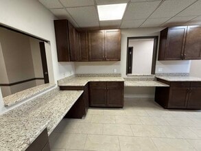 6839-6855 Spring Valley Dr, Holland, OH for lease Interior Photo- Image 2 of 7