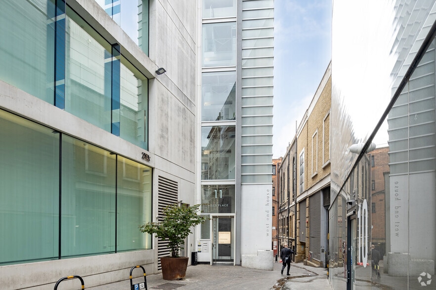 11 Hills Pl, London for lease - Building Photo - Image 3 of 34