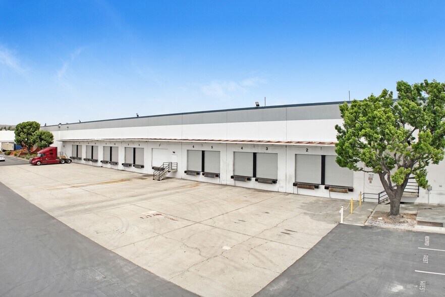 19395 E Walnut Dr N, City of Industry, CA à louer - Photo du bâtiment - Image 3 de 10