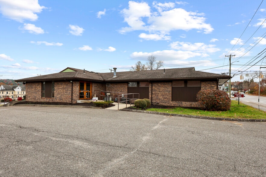 95 New Litchfield St, Torrington, CT for sale - Building Photo - Image 1 of 14