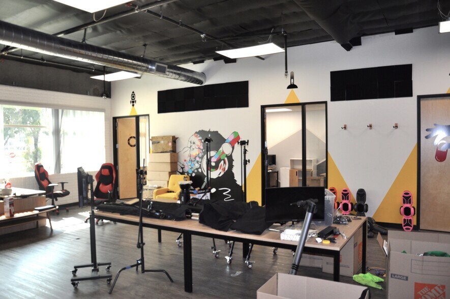 10741 Walker St, Cypress, CA à louer - Photo intérieure - Image 3 de 10