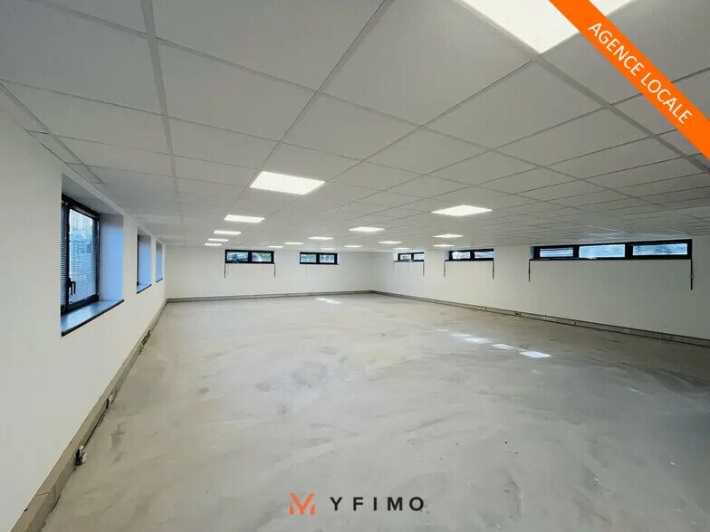 Office in Saint-Germain-en-Laye for lease - Interior Photo - Image 1 of 3