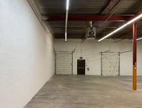 1203 Fewster Dr, Mississauga, ON for lease Interior Photo- Image 2 of 2