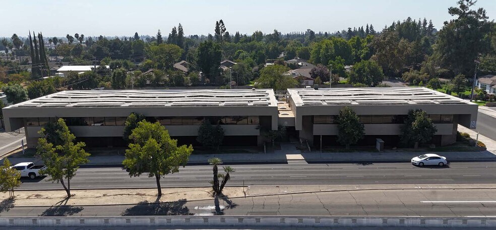 191 W Shaw Ave, Fresno, CA à vendre - Photo du bâtiment - Image 2 de 9