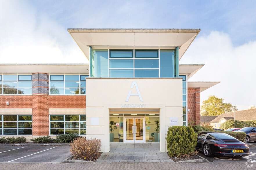 Waltham Rd, Maidenhead à louer - Photo du bâtiment - Image 2 de 9