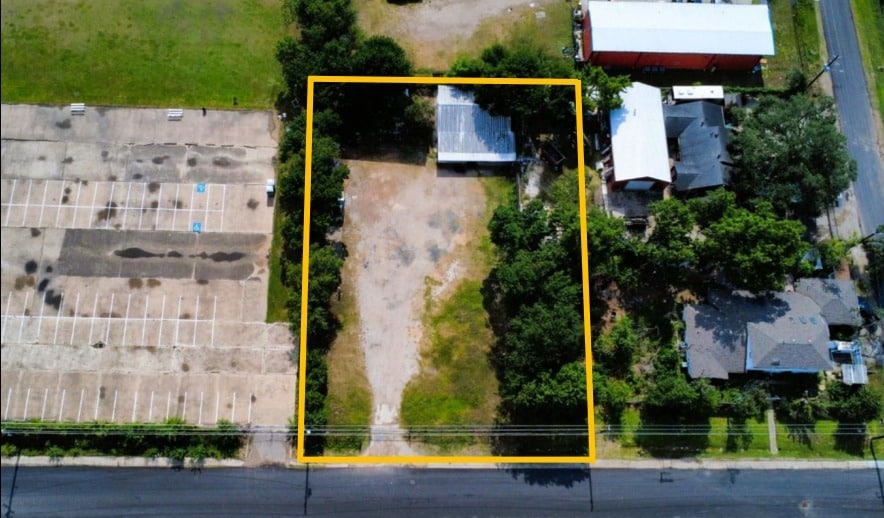 1545 Oak Tree Dr, Houston, TX for lease - Building Photo - Image 2 of 4