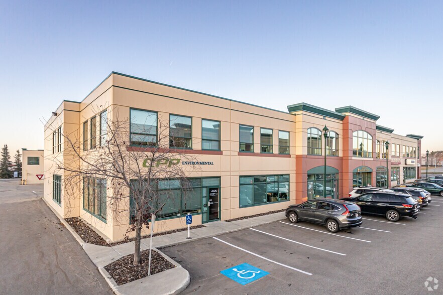 150 Chippewa Rd, Sherwood Park, AB à vendre - Photo du bâtiment - Image 2 de 22