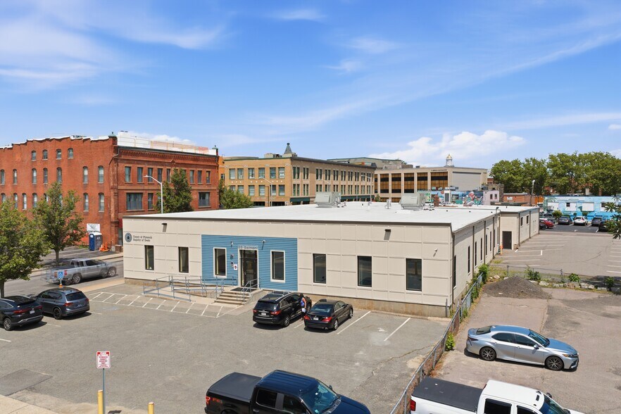 32 Belmont St, Brockton, MA à louer - Photo du bâtiment - Image 2 de 28