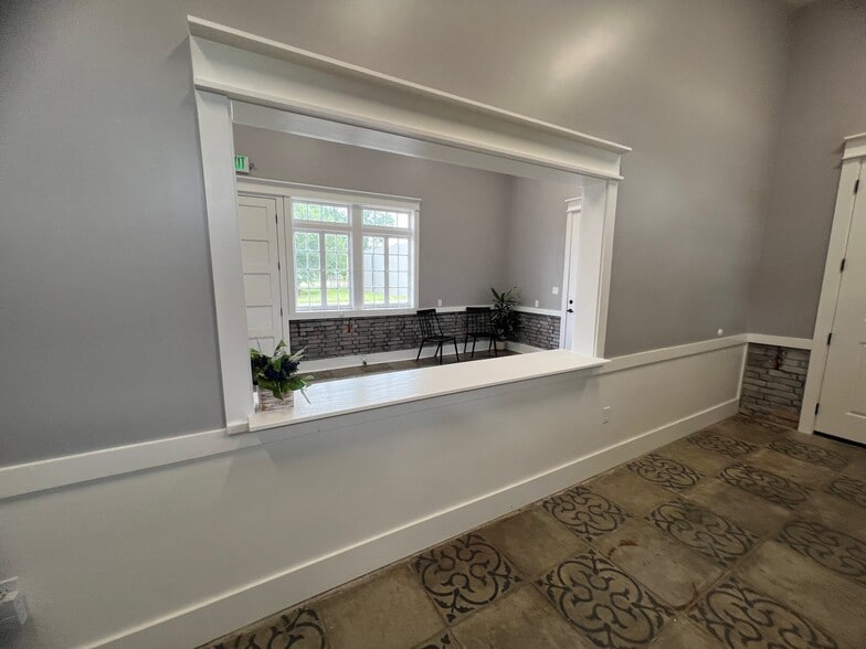 11 E Texas Ave, Baytown, TX for sale - Building Photo - Image 3 of 22