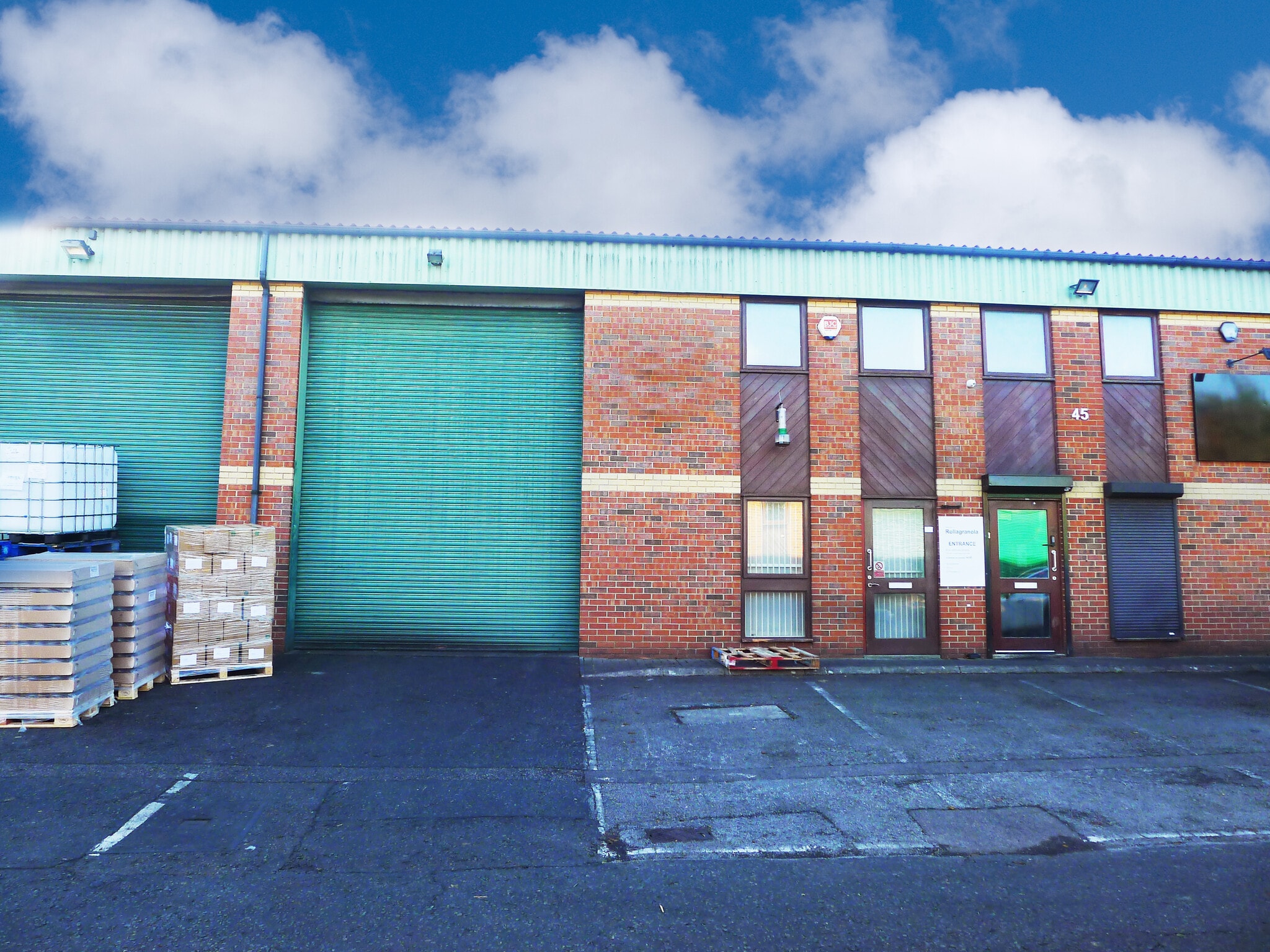 41-49 Knowl Piece, Hitchin for lease Primary Photo- Image 1 of 2