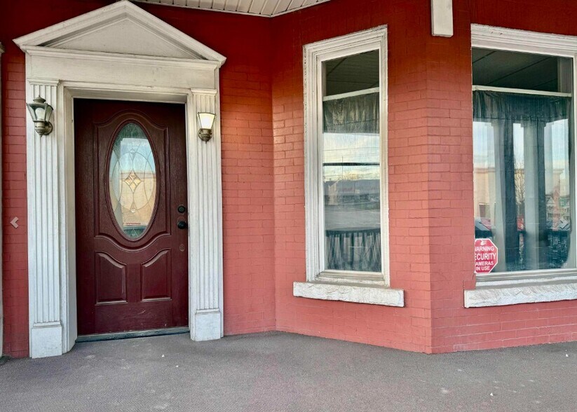 321 & 321 1/2 Fairmont Ave, Fairmont, WV à vendre - Photo du bâtiment - Image 2 de 4