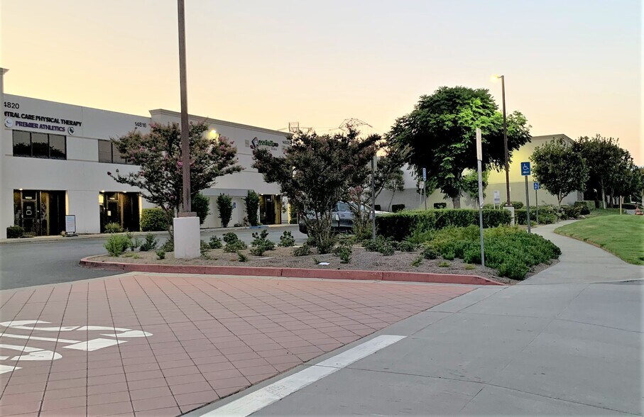 14820 Central Ave, Chino, CA à louer - Photo du bâtiment - Image 2 de 3