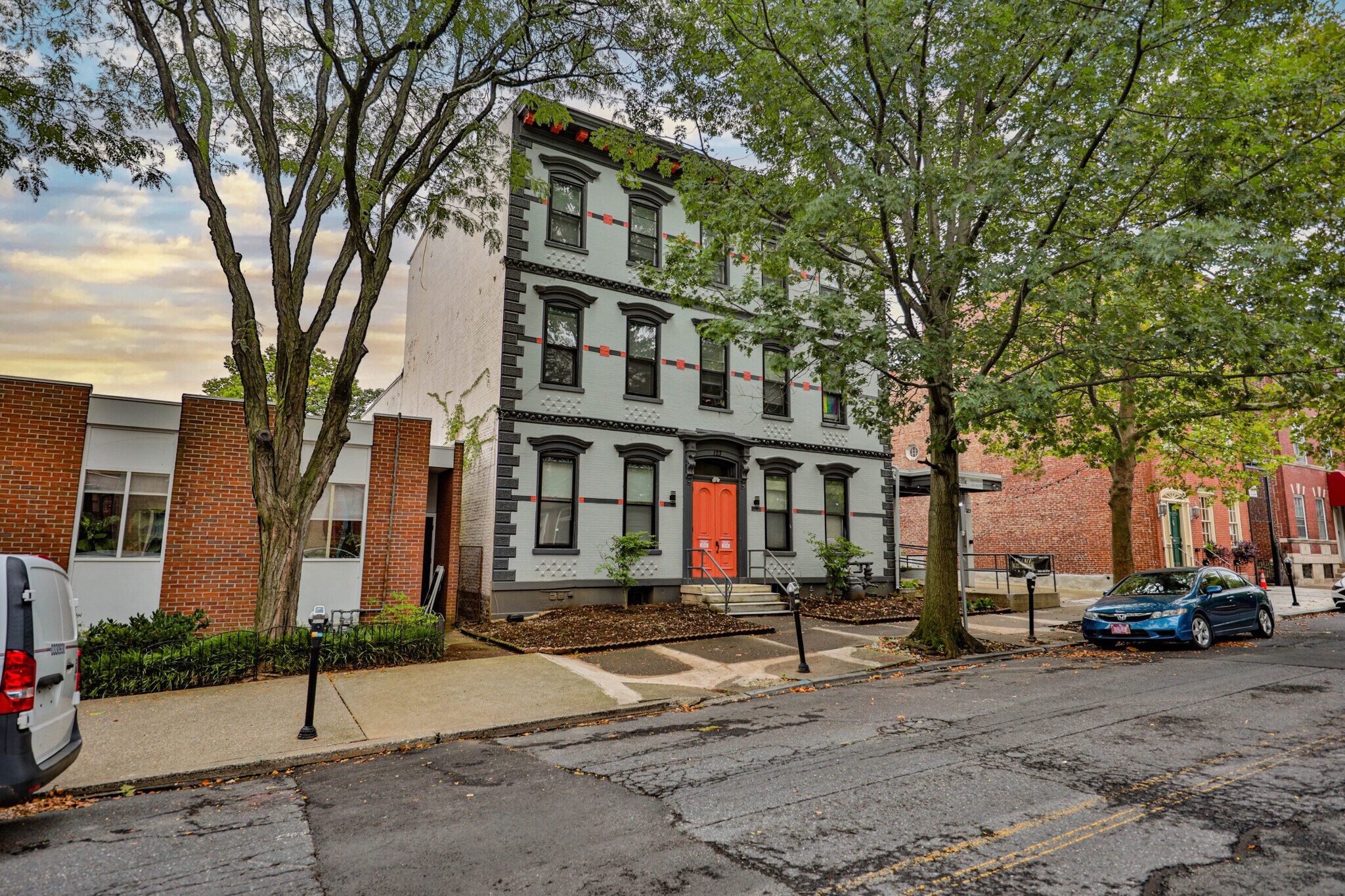 123 N 2nd St, Easton, PA à vendre Photo du bâtiment- Image 1 de 58