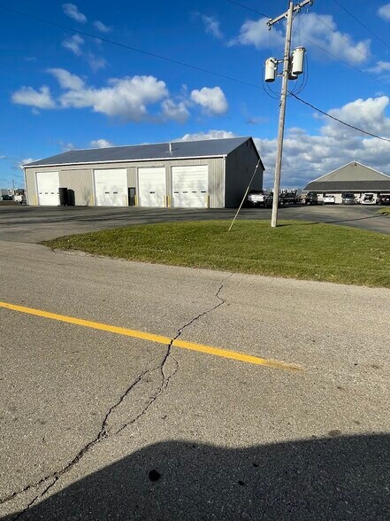 5717 138th Ave, Holland, MI à louer - Photo du bâtiment - Image 2 de 17