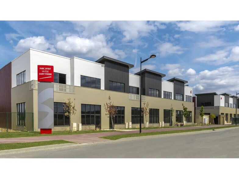Flex in Saint-Pierre-du-Perray for lease - Building Photo - Image 2 of 10