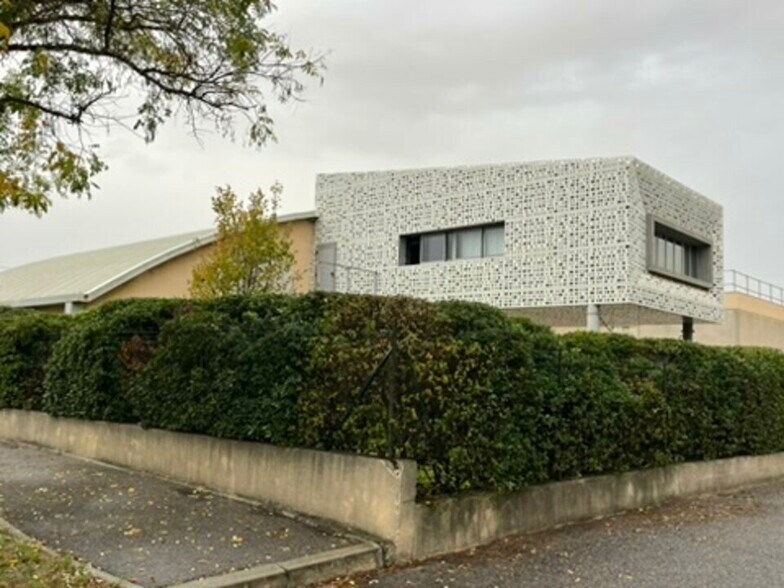 Bureau dans LES MILLES à louer - Photo du bâtiment - Image 2 de 4