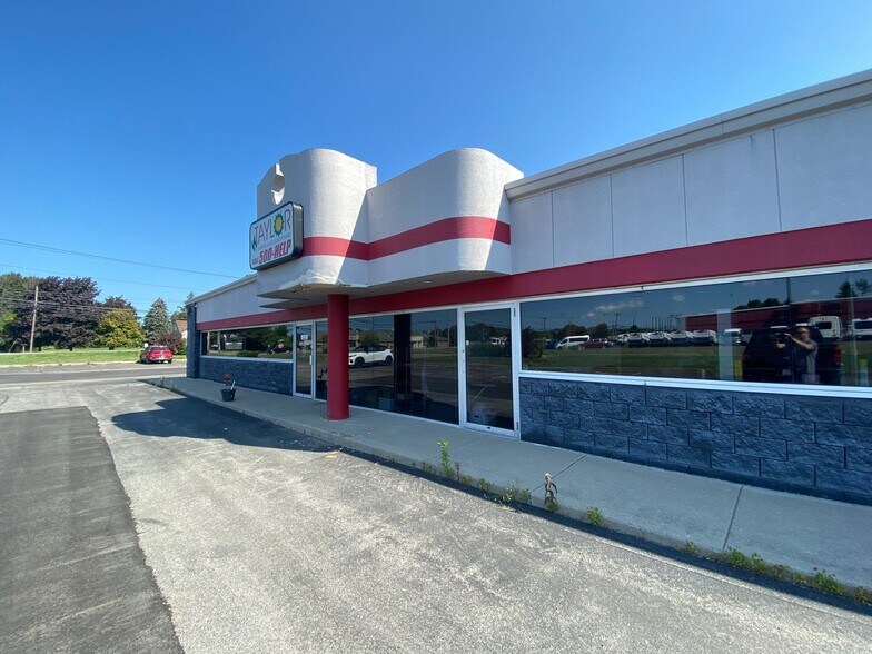 1775 Buffalo Rd, Gates, NY à vendre - Photo du bâtiment - Image 2 de 15