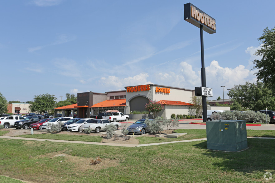 1960 S Stemmons Fwy, Lewisville, TX à louer - Photo du bâtiment - Image 1 de 6