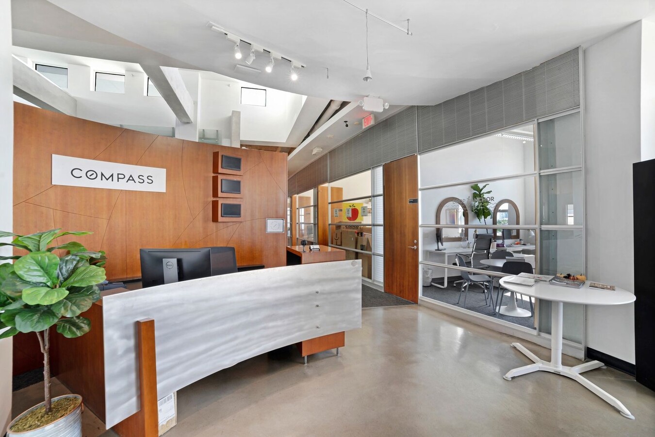 605 Lincoln Rd, Miami Beach, FL 33139 - Unit 6-7th PENT - - Interior Photo - Image 1 of 7