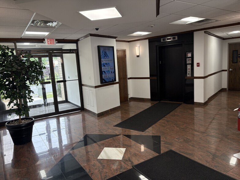 673 Morris Ave, Springfield, NJ for lease - Building Photo - Image 3 of 13