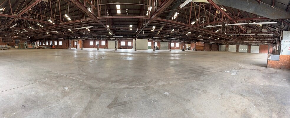 200 E Market Center Dr, High Point, NC for lease - Building Photo - Image 3 of 11