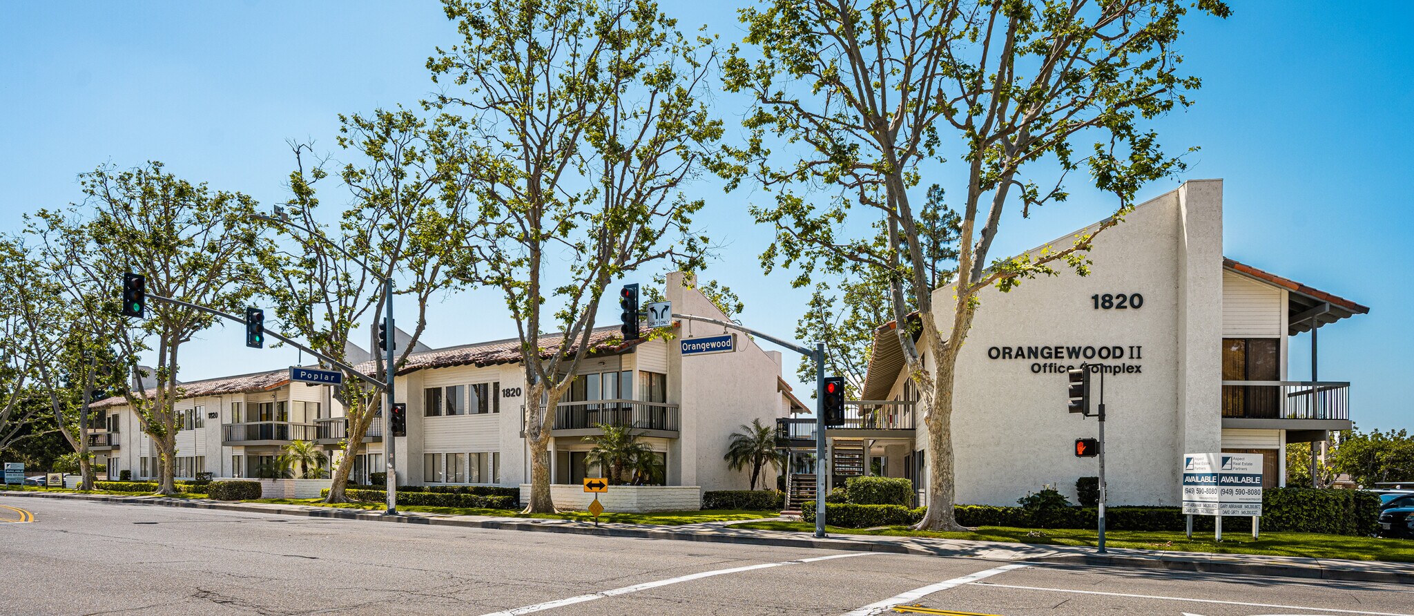 1820 W Orangewood Ave, Orange, CA à louer Photo principale- Image 1 de 33