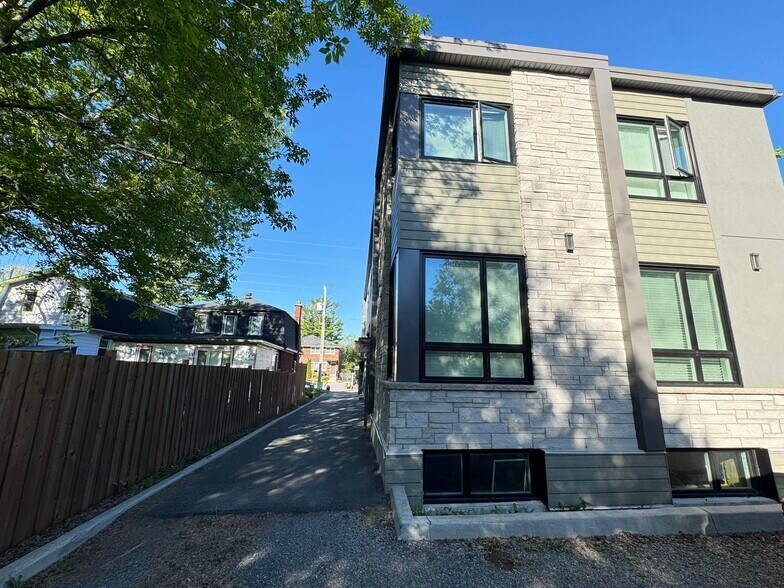 539-541 Broadhead Ave, Ottawa, ON à vendre - Photo du bâtiment - Image 2 de 5