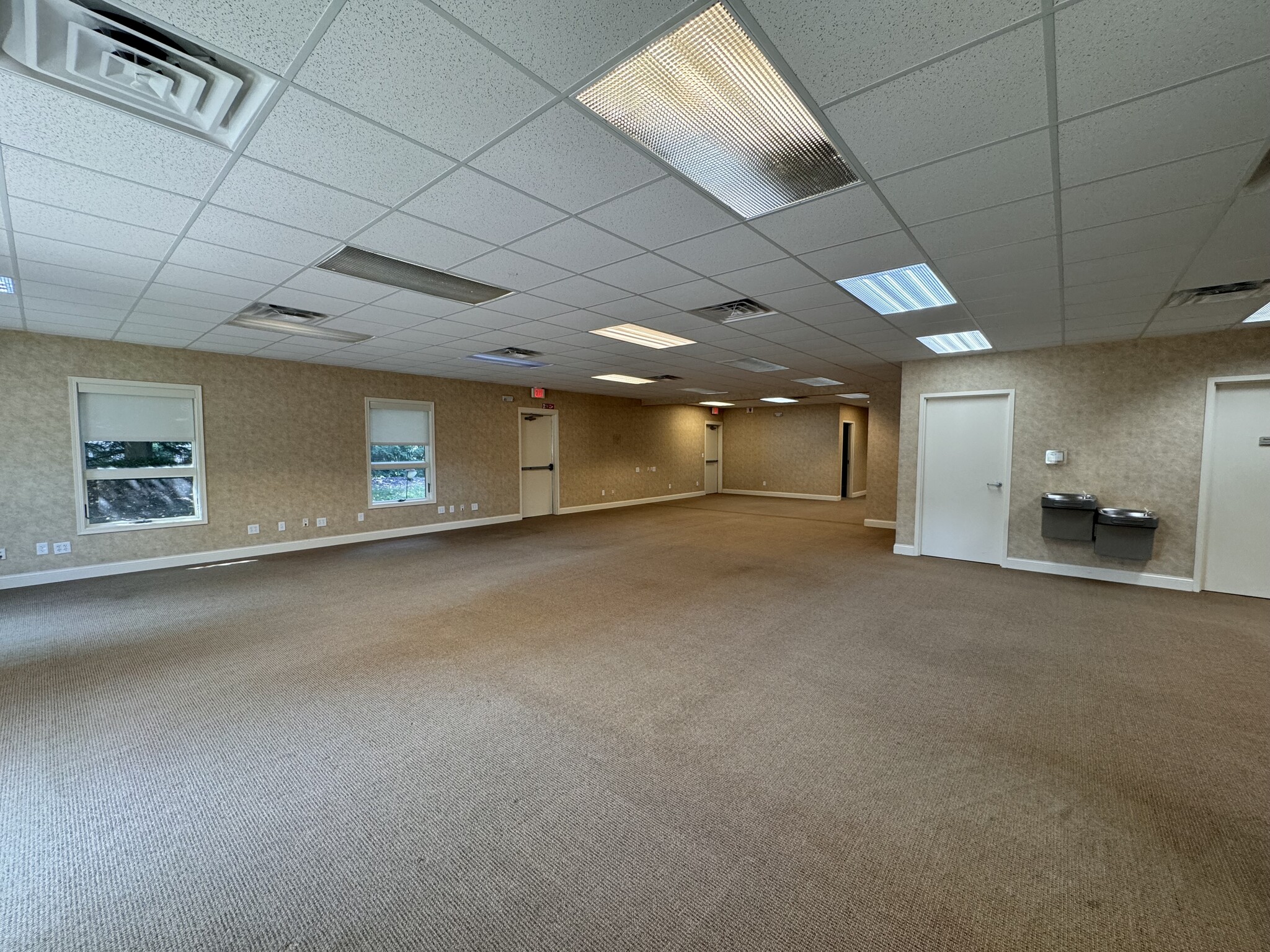 7013 N Stalworth Dr, Peoria, IL for sale Building Photo- Image 1 of 11