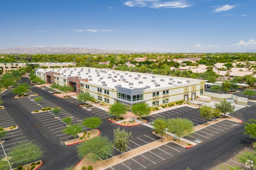 485 N Juniper Dr, Chandler, AZ à louer - Photo du bâtiment - Image 2 de 11