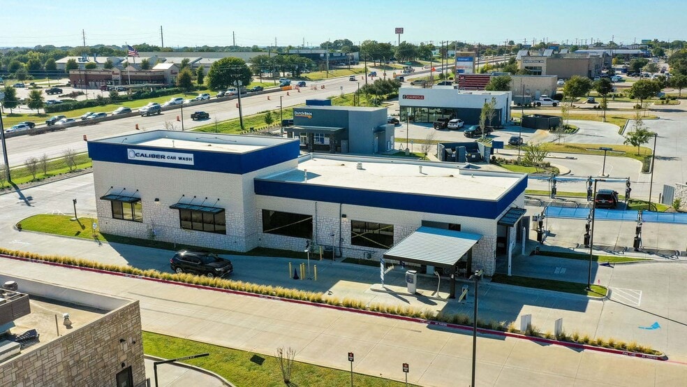 8073 University Dr, Cross Roads, TX à vendre - Photo principale - Image 1 de 3