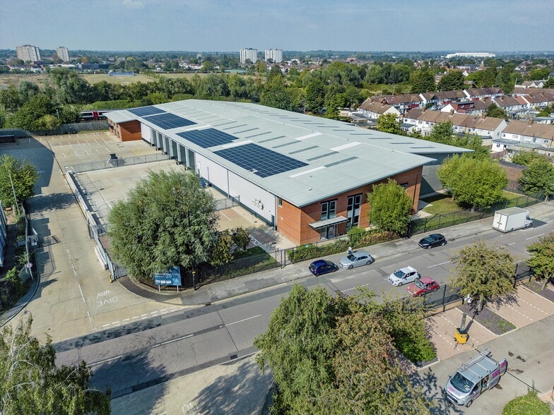 71-73 Bilton Way, Enfield for lease - Building Photo - Image 1 of 20