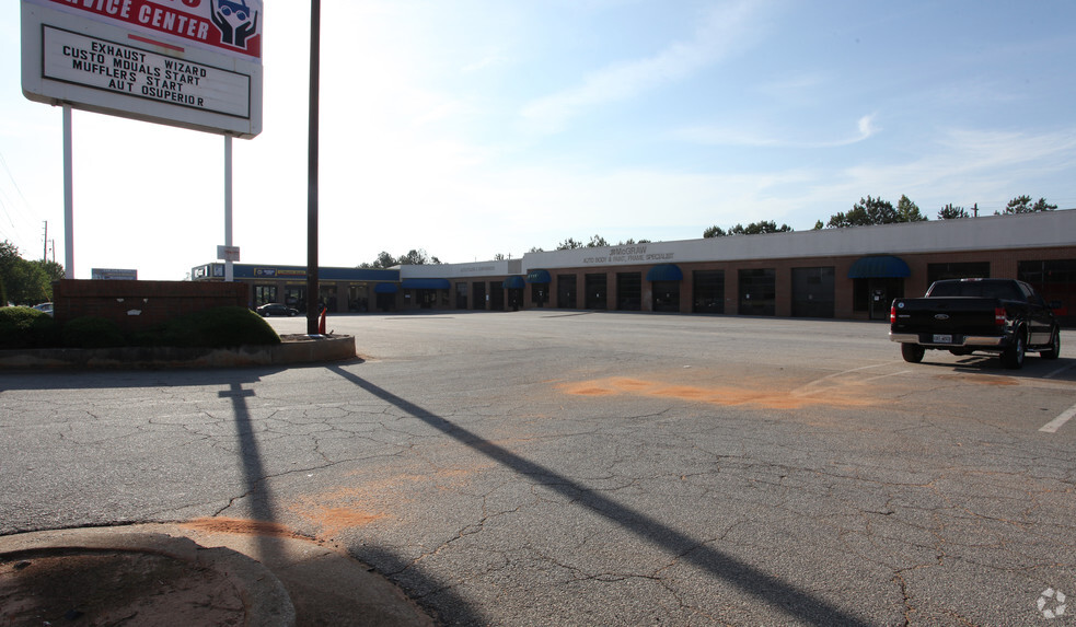 4450 Lawrenceville Hwy NW, Lilburn, GA for lease - Building Photo - Image 2 of 2