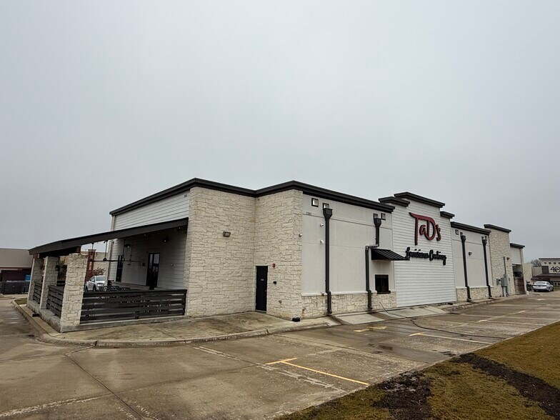 1161 William D Fitch Pky, College Station, TX à vendre - Photo du bâtiment - Image 2 de 14