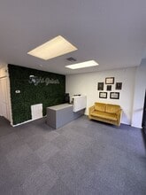 2477 Stickney Point Rd, Sarasota, FL à louer Photo intérieure- Image 1 de 13