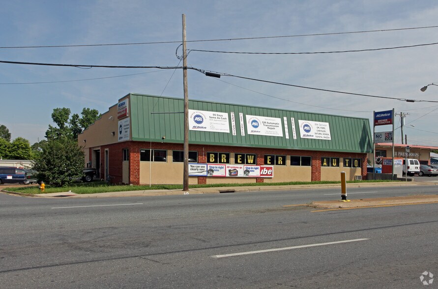 3526 S Tryon St, Charlotte, NC for lease - Building Photo - Image 2 of 3