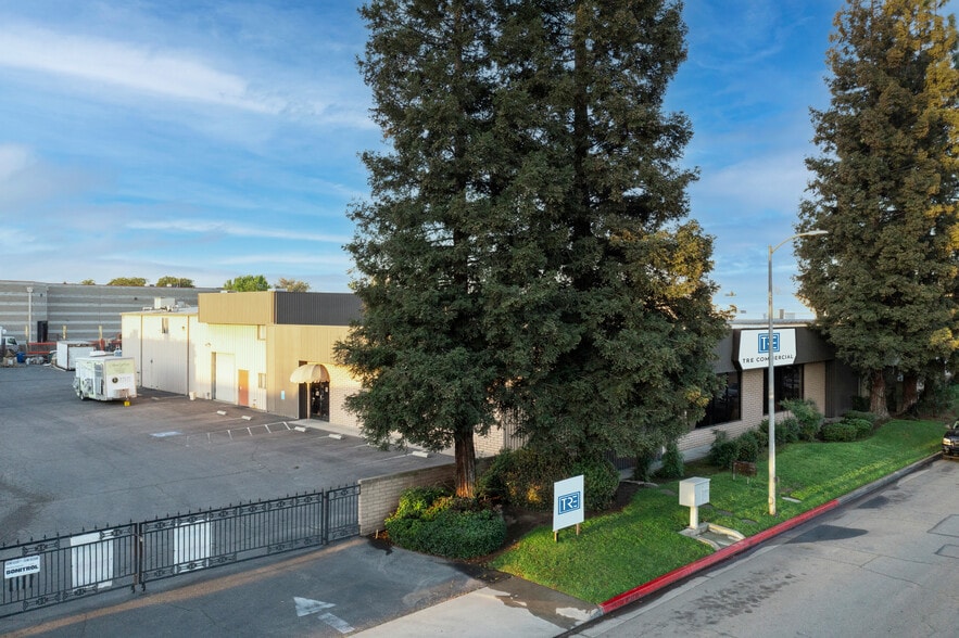453 W Bedford Ave, Fresno, CA à louer - Photo du bâtiment - Image 3 de 6