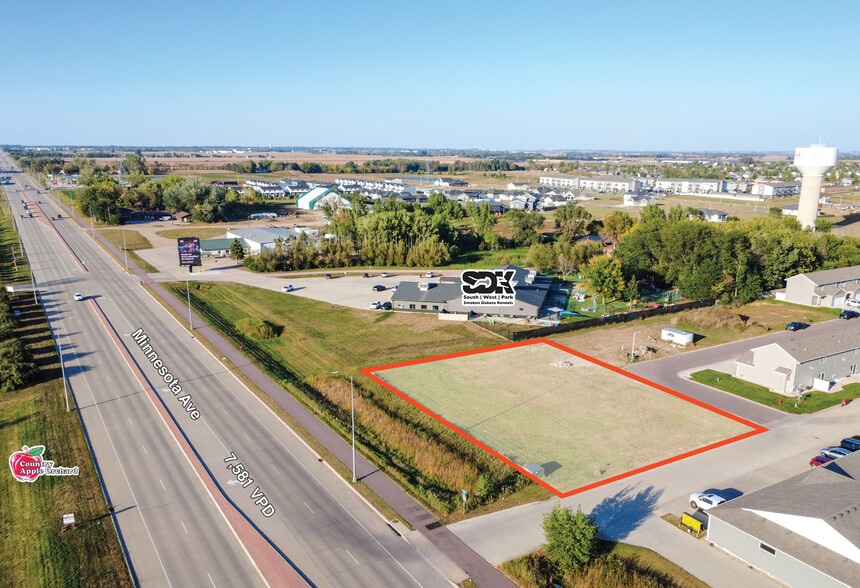 1442 Tiger Way pl, Harrisburg, SD for sale - Primary Photo - Image 1 of 5