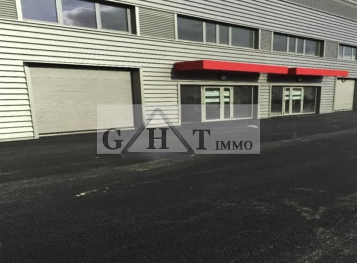 Industrial in Villeneuve-la-Garenne for lease - Building Photo - Image 1 of 1