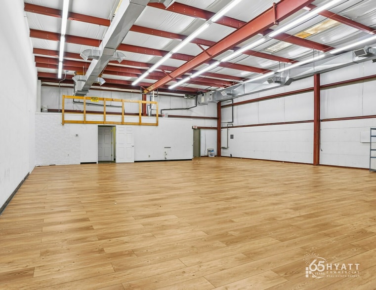 43935 Commerce Ave, Hollywood, MD for lease - Building Photo - Image 2 of 9