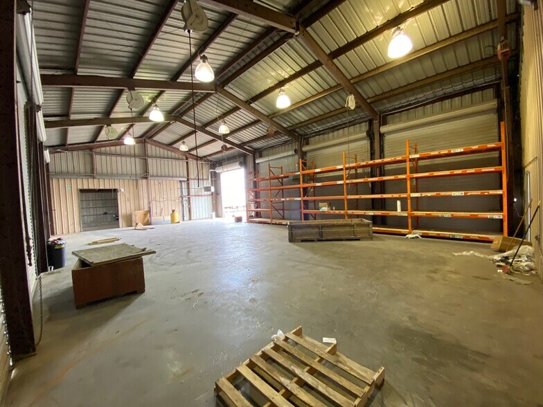 4613 N FM 1417, Sherman, TX à vendre - Photo du bâtiment - Image 3 de 16