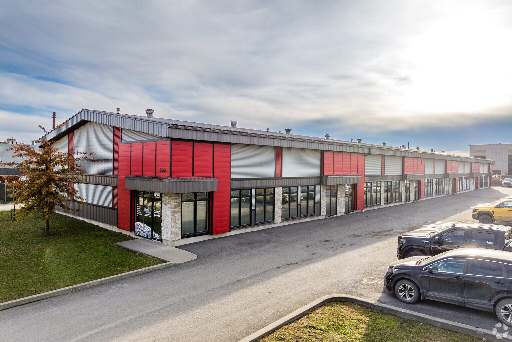 890 Boul Des Érables, Salaberry-de-valleyfield, QC for sale Primary Photo- Image 1 of 1