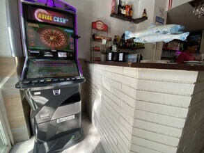 Retail in Barcelona, Barcelona for lease Interior Photo- Image 1 of 4