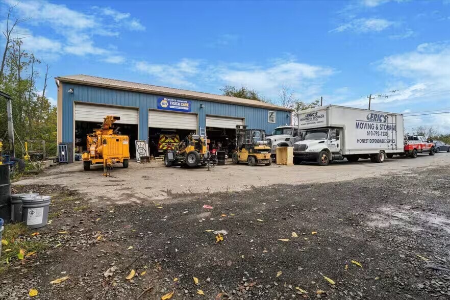 895 Township Line Rd, Phoenixville, PA for lease - Building Photo - Image 2 of 10