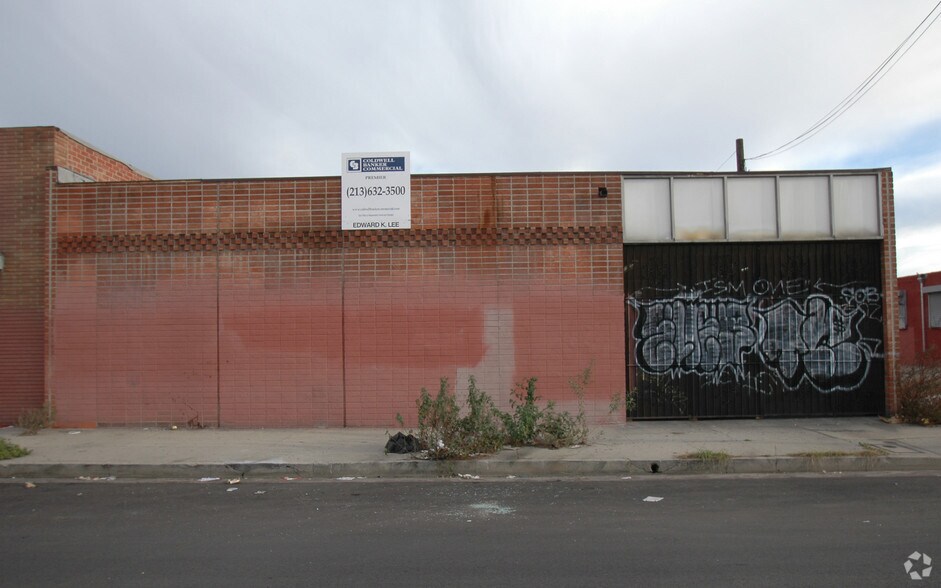 1738 S Santee St, Los Angeles, CA for lease - Building Photo - Image 2 of 5