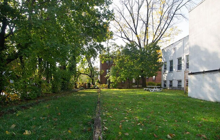 112 North Ave, New Rochelle, NY à vendre - Photo du bâtiment - Image 3 de 25