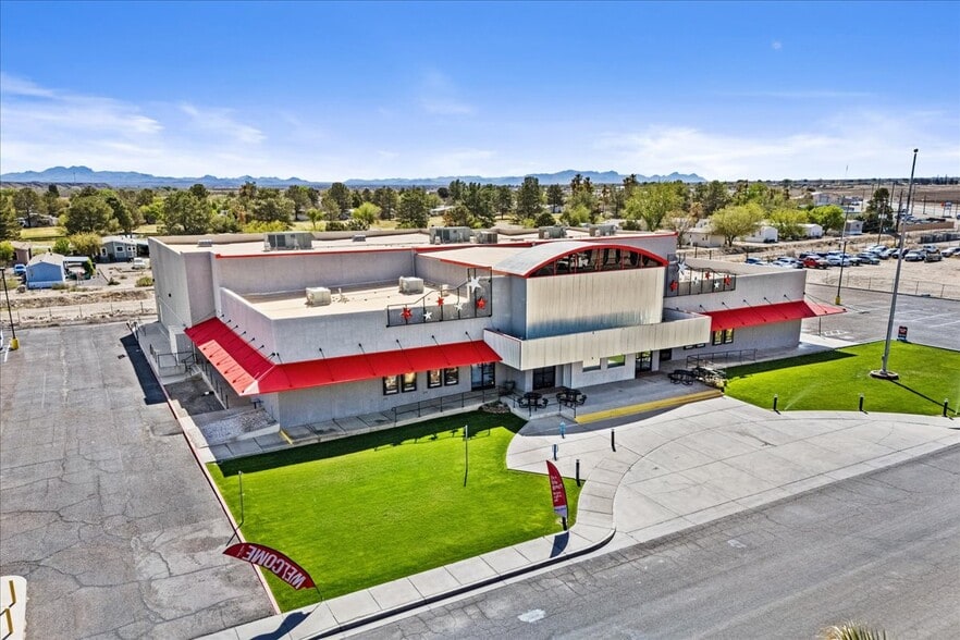 555 E Entertainment Ave, Safford, AZ à vendre - Photo du bâtiment - Image 3 de 51