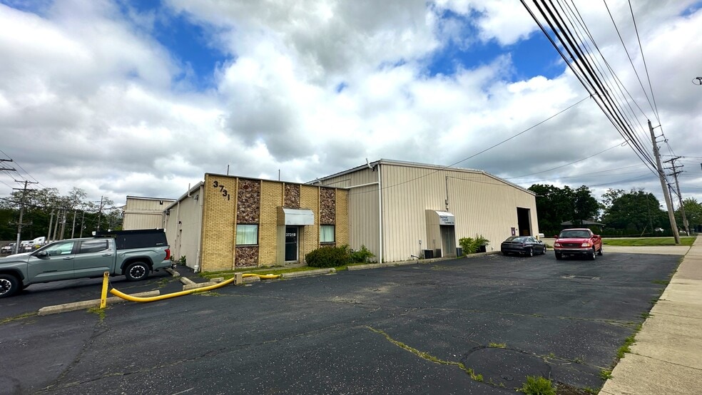 3731 W Alexandersville Bellbrook Rd, Dayton, OH for sale - Building Photo - Image 2 of 23